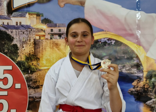 Fotografija 5 - FOTO Karataši Šibenika se za kraj sezone na Miminac vratili sa 11 medalja iz Hercegovine