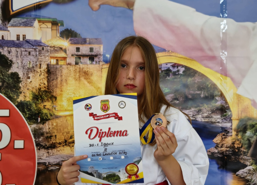 Fotografija 10 - FOTO Karataši Šibenika se za kraj sezone na Miminac vratili sa 11 medalja iz Hercegovine