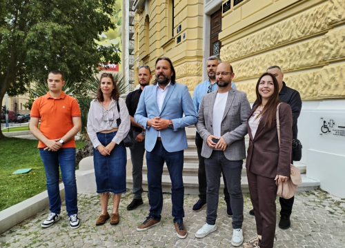 Nakon što je SDP prebrojavao glasove, Restović zamjera što sada to isto radi i HDZ