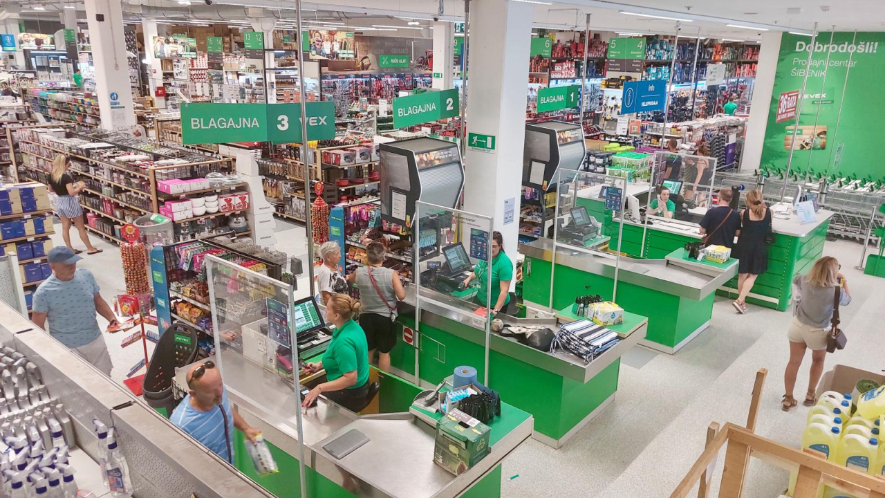 PEVEX u Šibeniku slavi rođendan i časti kupce s 15 posto popusta!