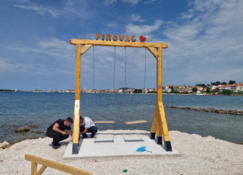 Pirovac dobio novu atrakciju na šetnici Makirina