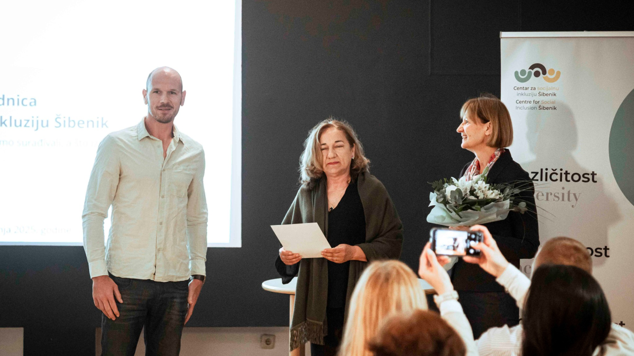 Mateu Grgurici i vodičkoj knjižnici uručene nagrada i priznanje Centra za inkluziju Šibenik