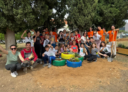 Kad se male ruke slože: U Katoličkoj osnovnoj školi održana volonterska akcija uređenja školskog vrta