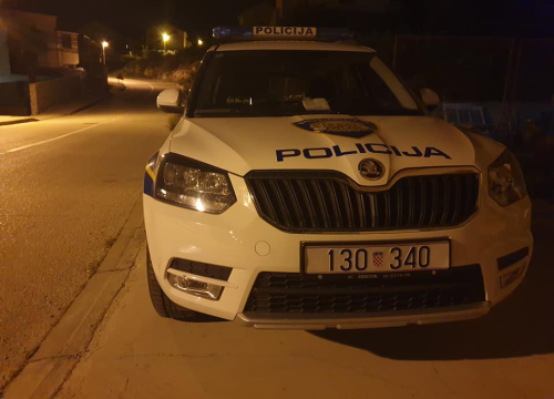 Vozač (25) odbio testiranje na drogu, a onda predao vrećicu s marihuanom