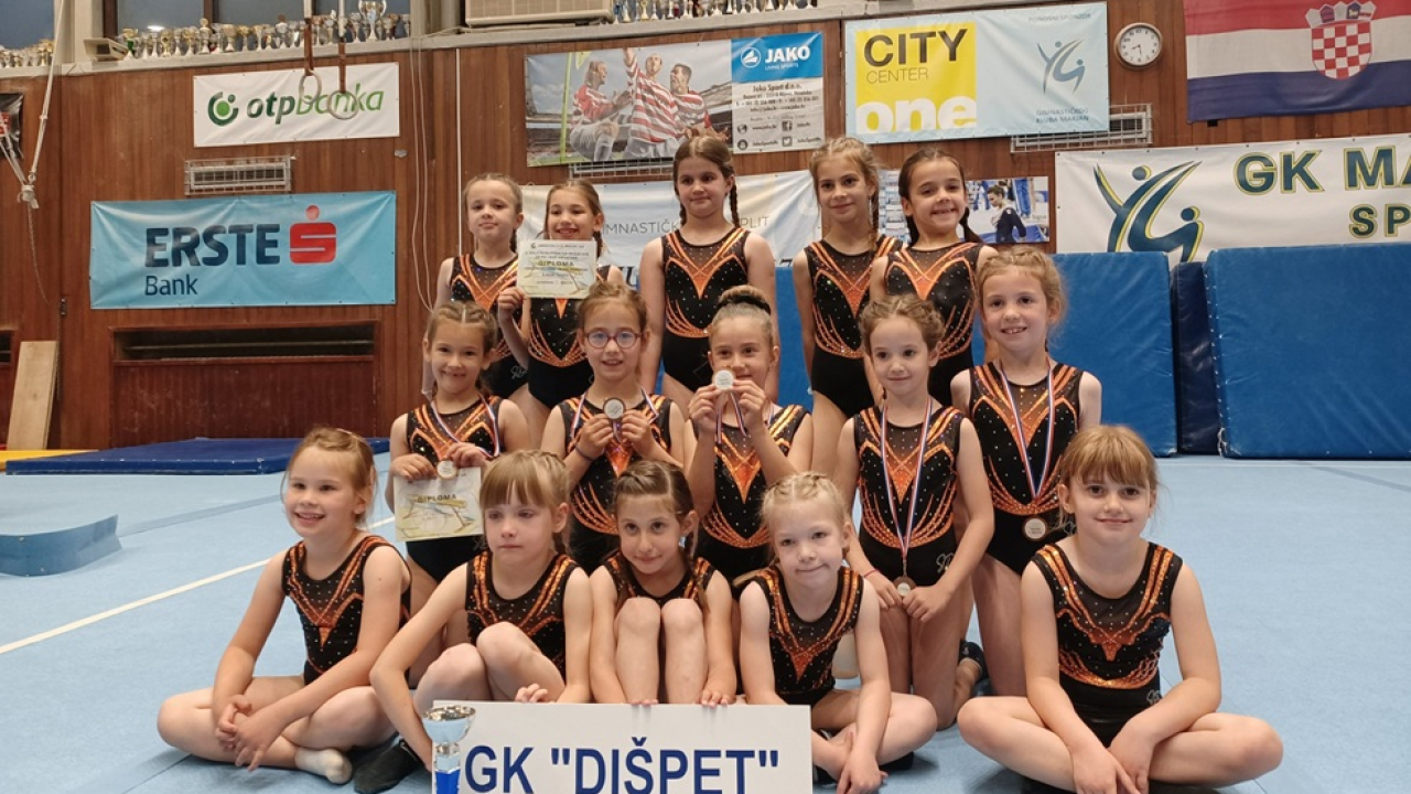 Gimnastičarke Dišpeta uzele dvije ekipne medalje u Splitu, Roku Zoriću pojedinačno zlato