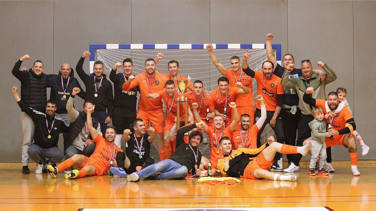 Malonogometaši Šibenika 1983 nakon pobjede u Zadru vrlo blizu ulaska u viši rang