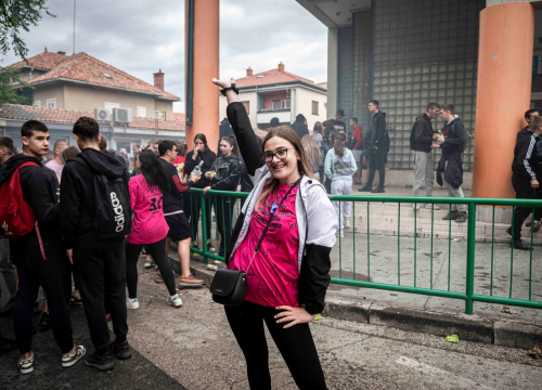 Fotografija 9 - Šibenski maturanti slave zadnji dan škole: 'Volio bih se poslije faksa vratiti ovdje'