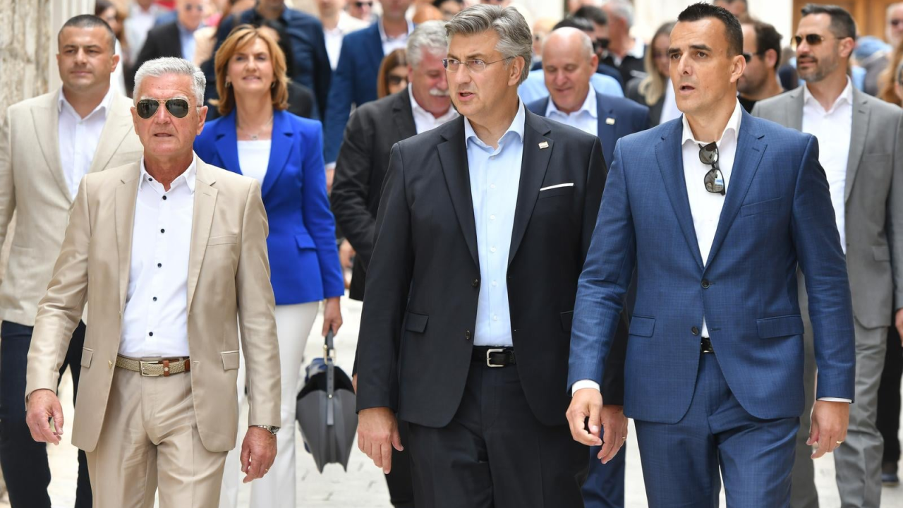 Premijer Plenković u Šibeniku podržao Burića i Rakića: 'Oni pogađaju u sridu'