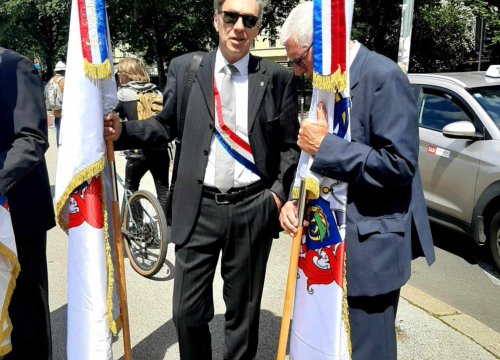 Fotografija 9 - Članovi Družbe 'Braća Hrvatskoga Zmaja' i Bratovštine hrvatskih vinskih vitezova iz Šibenika sudjelovali su na zborskoj povorci