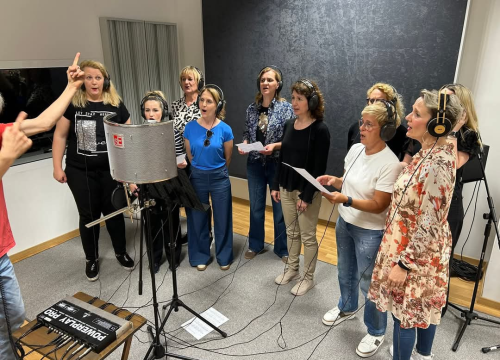 Fotografija 3 - Šibensko pjevačko društvo Kolo snima 'Krunu kralja Tomislava' povodom 1100. obljetnice hrvatskog kraljevstva