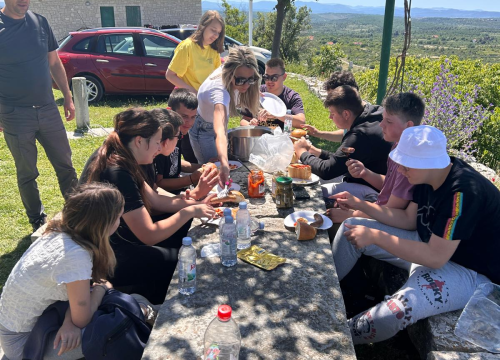 Fotografija 2 - Edukativni izlet učenika centra šubićevac na Bribirska glavicu