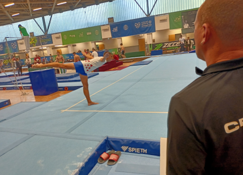 Fotografija 1 - FOTO Šibenski gimnastičar Roko Zorić nastupio za juniore Hrvatske te ušao u tri finala