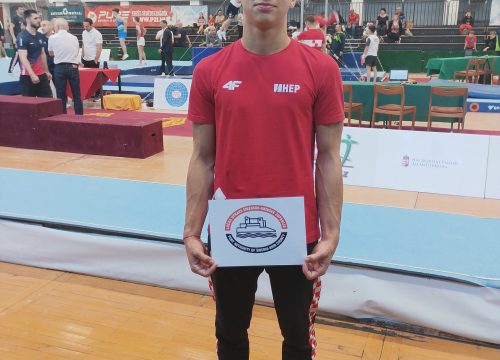 Fotografija 2 - FOTO Šibenski gimnastičar Roko Zorić nastupio za juniore Hrvatske te ušao u tri finala