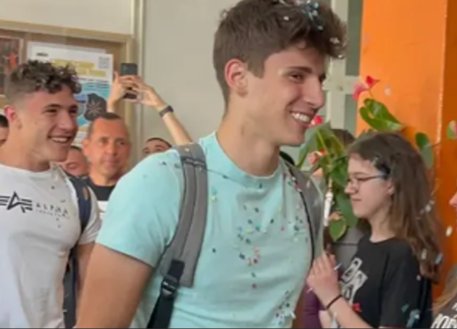 Gimnazijalci dočekali Šimu i Vicu, svjetske veslačke viceprvake