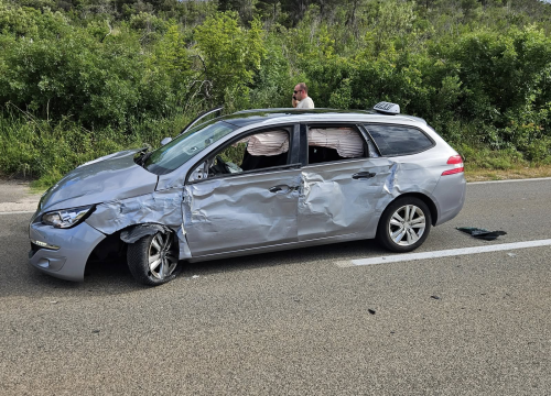 Fotografija 3 - Prisebnošću vozača autobusa, izbjegnuta tragedija na cesti prema Tromilji