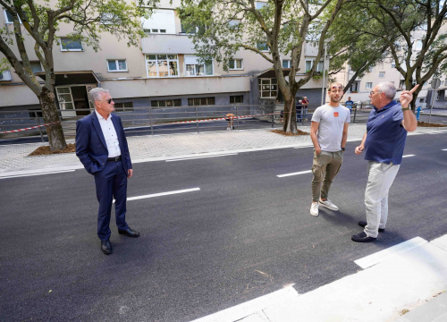 Fotografija 5 - Danas se za promet ponovno otvara Ulica 3. studenog 1944.