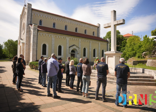 U Drnišu odana počast poginulim braniteljima