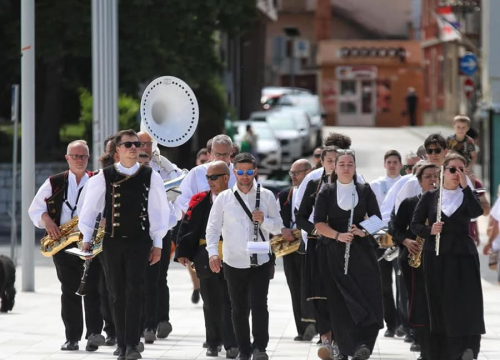 Fotografija 7 - Šibenski glazbari prodefilirali gradom u povodu Dana državnosti