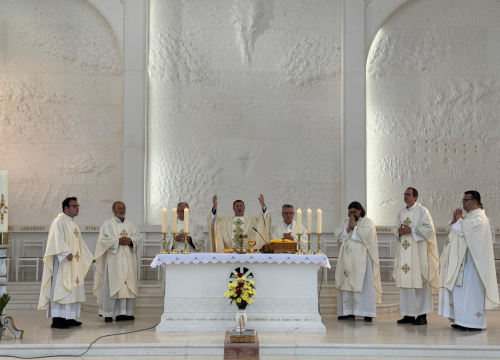 Fotografija 13 - Dječji župni zborovi iz Murtera, Bilica, Knina i Šibenika nastupili na 'Zlatnoj harfi' u Udbini
