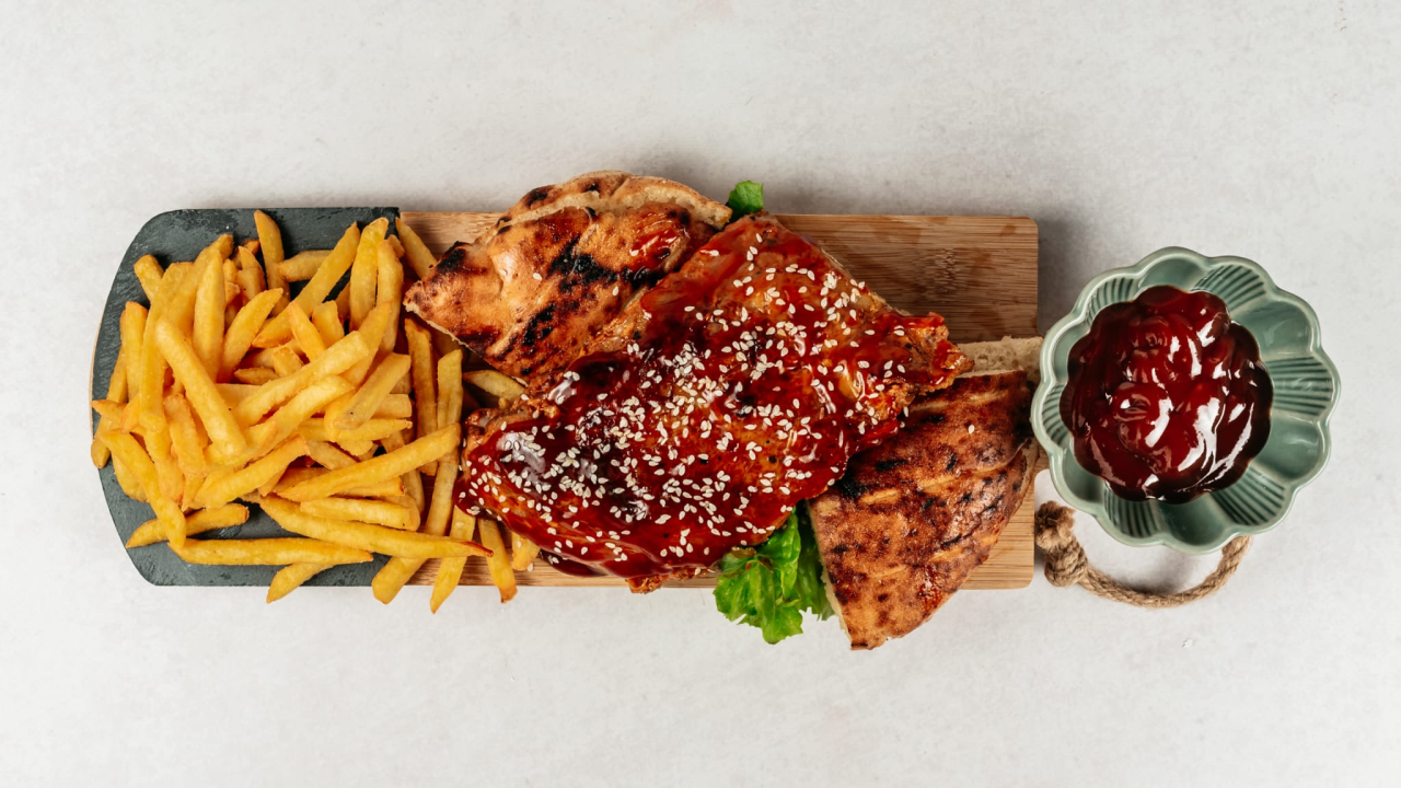 FOTO Glazba uživo i vrhunska spiza – Bore i Ermin u restoranu Mačak!