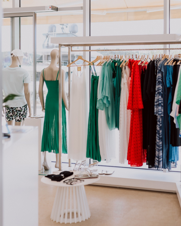 FOTO IN-Formal shop – nezaobilazna adresa na shopping karti!