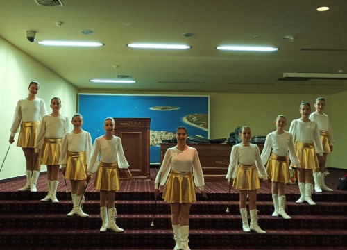 Fotografija 3 - Na primoštenskom trgu Rudine zaplesalo 180 mažoretkinja