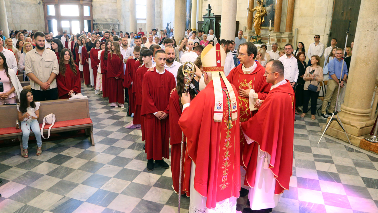 Svečano proslavljena svetkovina Duhova u katedrali sv. Jakova