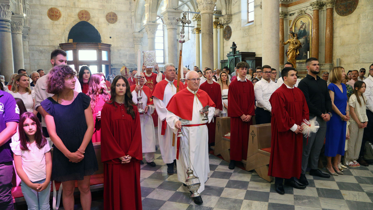 Svečano proslavljena svetkovina Duhova u katedrali sv. Jakova