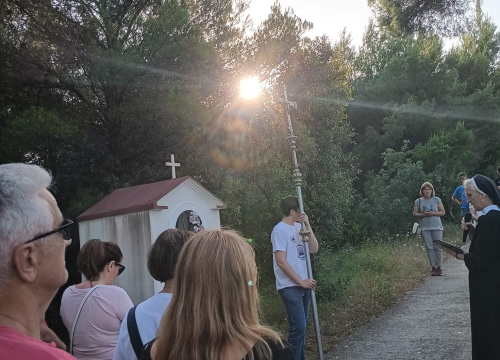 Fotografija 4 - Od župne crkve do Okita: Održano Duhovsko bdijenje u Vodicama