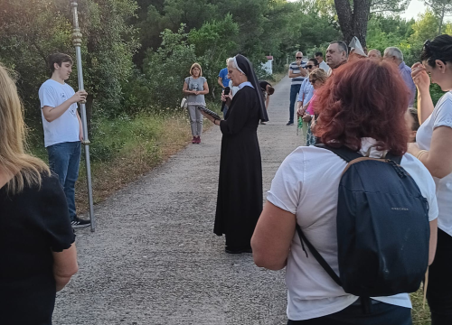 Fotografija 6 - Od župne crkve do Okita: Održano Duhovsko bdijenje u Vodicama