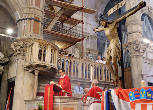 Fotografija 8 - Svečano proslavljena svetkovina Duhova u katedrali sv. Jakova