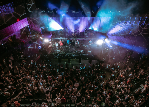 Fotografija 2 - Počelo koncertno ljeto na Tvrđavi sv. Mihovila: Belan proslavio 40 godina karijere i 11 godina pozornice