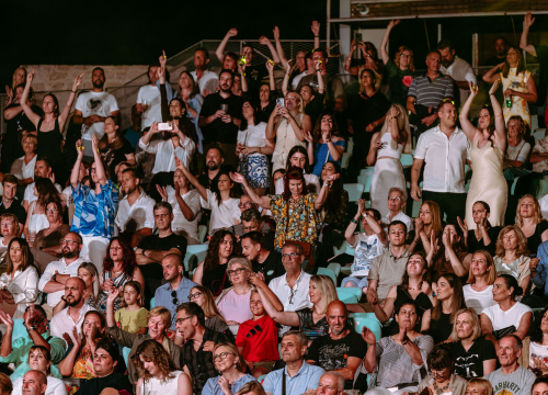 Fotografija 6 - Počelo koncertno ljeto na Tvrđavi sv. Mihovila: Belan proslavio 40 godina karijere i 11 godina pozornice