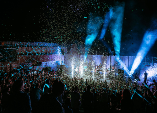 Fotografija 16 - Počelo koncertno ljeto na Tvrđavi sv. Mihovila: Belan proslavio 40 godina karijere i 11 godina pozornice