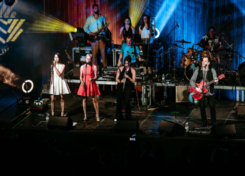 Fotografija 14 - Počelo koncertno ljeto na Tvrđavi sv. Mihovila: Belan proslavio 40 godina karijere i 11 godina pozornice