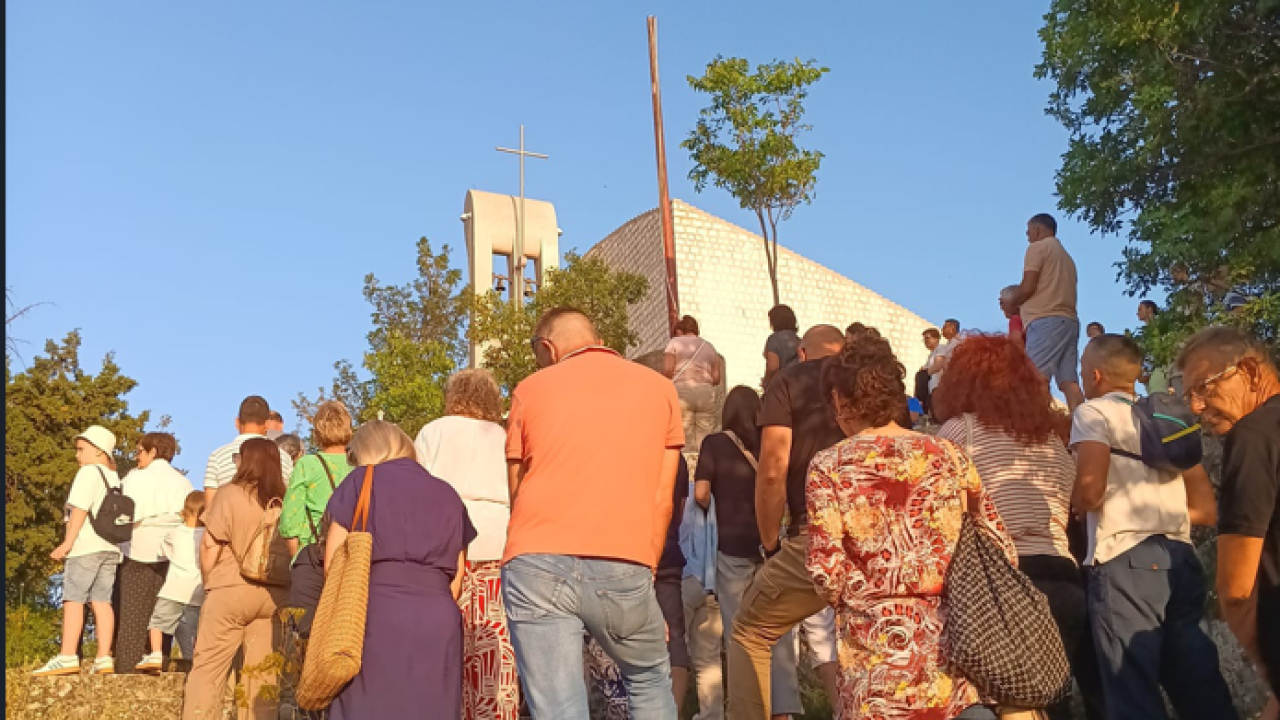 Od župne crkve do Okita: Održano Duhovsko bdijenje u Vodicama