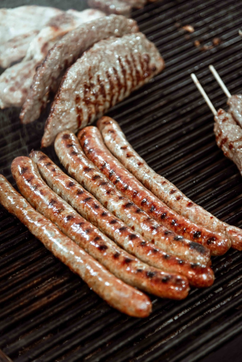 FOTO Uživajte u vrućim ljetnim danima uz mirise s grilla i živu svirku na terasi Leonardo BBQ & More!