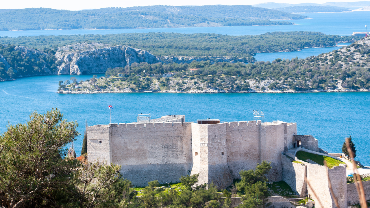 Pretežno sunčano i toplije, temperatura do 29 stupnjeva