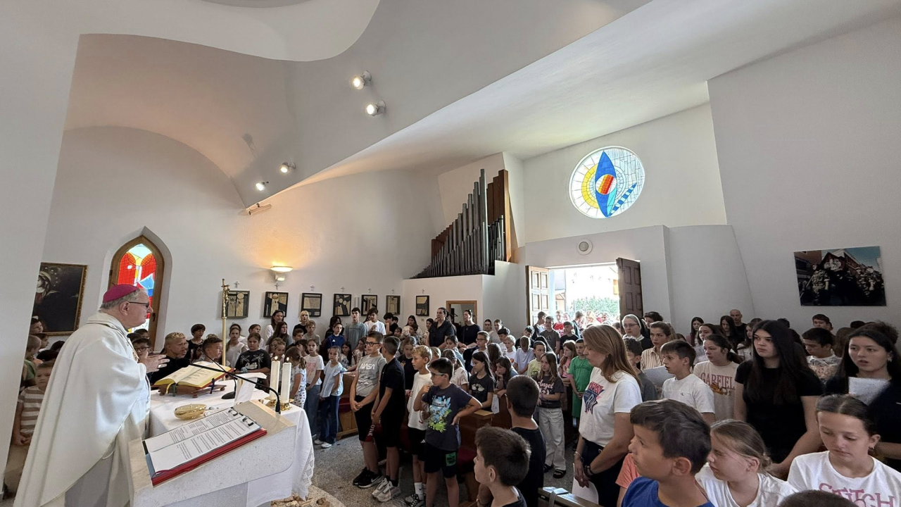 Biskup Rogić predvodio misu zahvalnicu za kraj nastavne godine