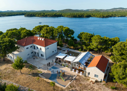 Natura Coffee Wine Events – Novo mjesto za uživanje uz more, dobro piće i glazbu