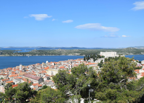 Danas sunčano i vruće, temperature do 34 °C
