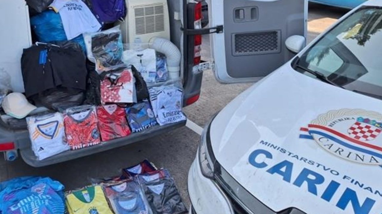 Carinici obišli trgovine po Splitu: Zaplijenili lažne dresove