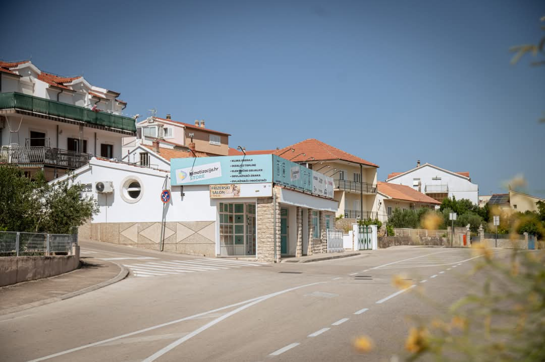 Nekretnine u Njivicama sve traženije, grad planira čvorove za lakši ulaz u Šibenik