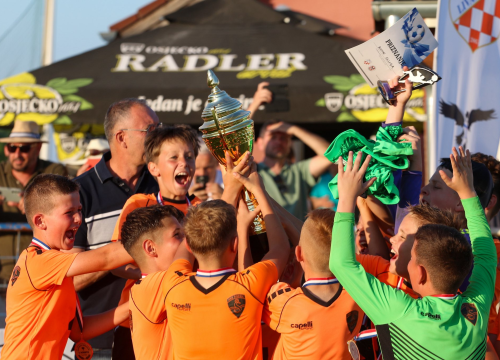 Fotografija 1 - FOTO Nogometaši Šibenika U11 osvojili jaki međunarodni turnir u Livani