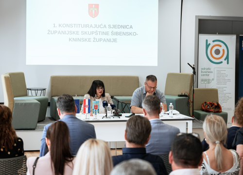 Fotografija 9 - FOTO Ante Galić predsjednik Županijske skupštine, Baranović i Gulam potpredsjednici. Potonjeg Petrina nazvao izdajnikom: 'To je talog i gnjida društva'