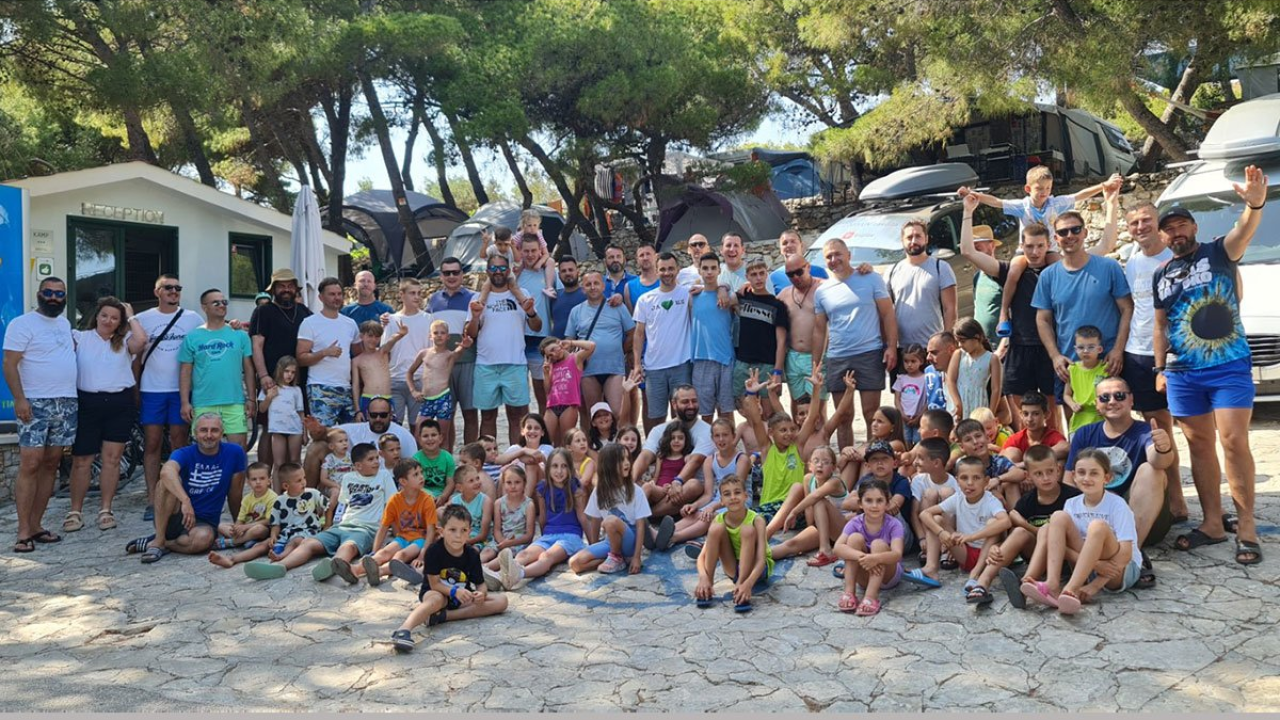 Neobičan kamp 30 očeva i 50 djece iz Banje Luke na Murteru: 'Mamama ulaz strogo zabranjen'