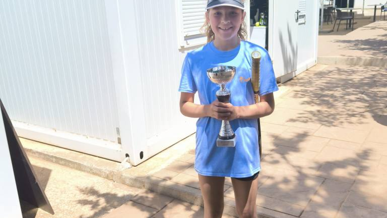 Održan teniski turnir za najmlađe na Šubićevcu:  Prva mjesta za Anu Čatipović i Luku Karamatića, odlični i domaćini