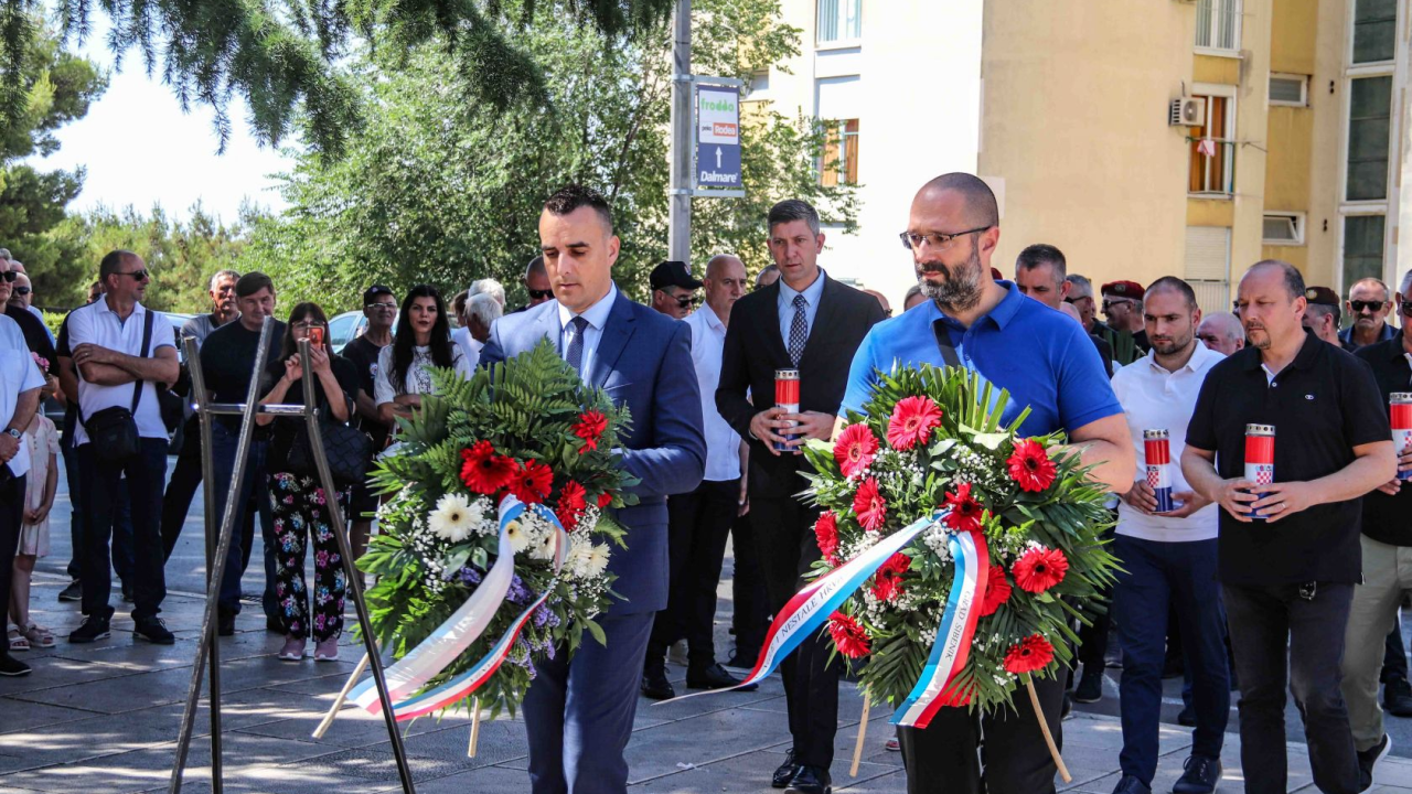 Položeni vijenci na Baldekinu povodom 34. obljetnice osnutka slavne 113. brigade HV