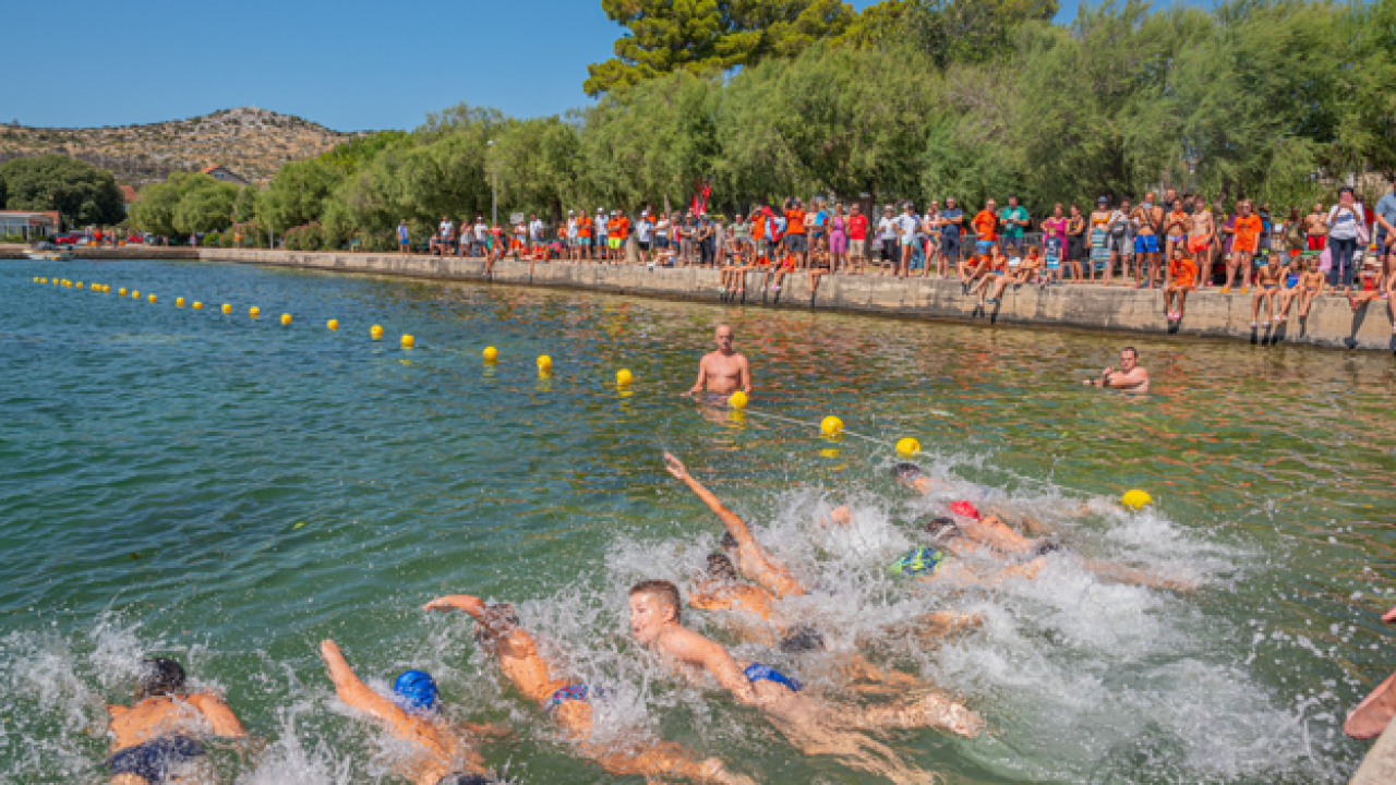 Raslina opet postaje pravo ljetno sportsko odredište - na svoje će doći plivači maratonci, aquathlonci i vaterpolo rekreativci