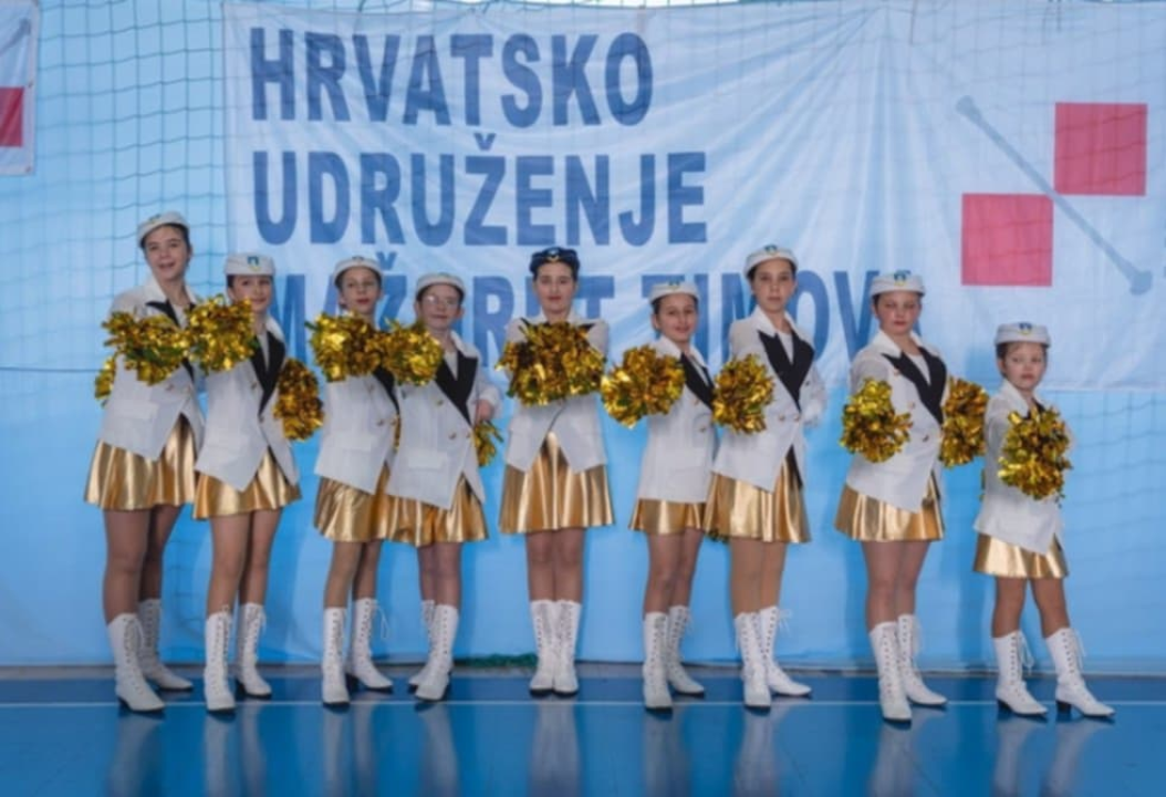 Primoštenske mažoretkinje